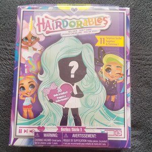 Hairdorables season 1 Doll with 11 Surprises